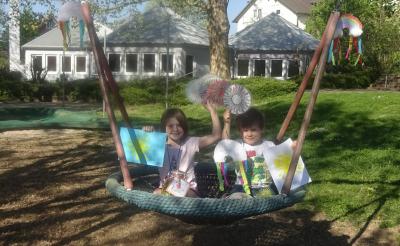 Kinder des Kindergartens Neibsheim präsentieren ihre kleinen Kunstwerke
