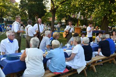 Blau-weiße Tafel