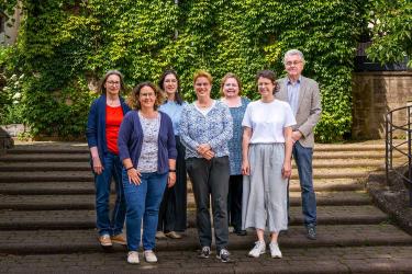 (v. l.) Petra Binder (Stadtarchiv Eppingen), Carmen Krüger (Museen der Stadt Kraichtal), Linda Obhof (Städtische Museen Bretten), Dr. Martina Terp-Schunter (Heimatmuseum Mühlacker), Susanne Kaiser-Asoronye (Heimatverein Kraichgau e.V.), Sarah Lehnert (Stadt- und Fachwerkmuseum Eppingen), Karl-Heinz Glaser (Heimat- und Museumsverein Kraichtal) (Foto: Uwe Kaiser) Mitglieder des Museumsnetzwerk Kraichgau