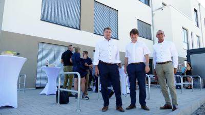 Oberbürgermeister Martin Wolff, Bürgermeister Michael Nöltner und Geschäftsführer der Städtischen Wohnungsbau GmbH Gerd Lehmann 