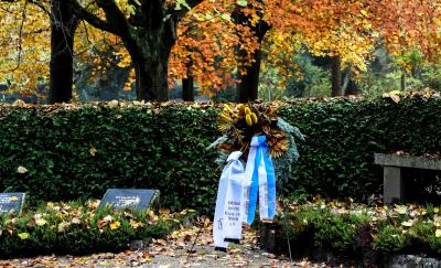 Gedenkkranz auf dem Friedhof Bretten
