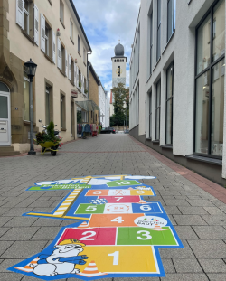 Hüpfspiel in der Spitalgasse