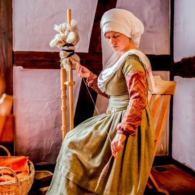 Gerberhaus mit Living-History-Darstellerin
